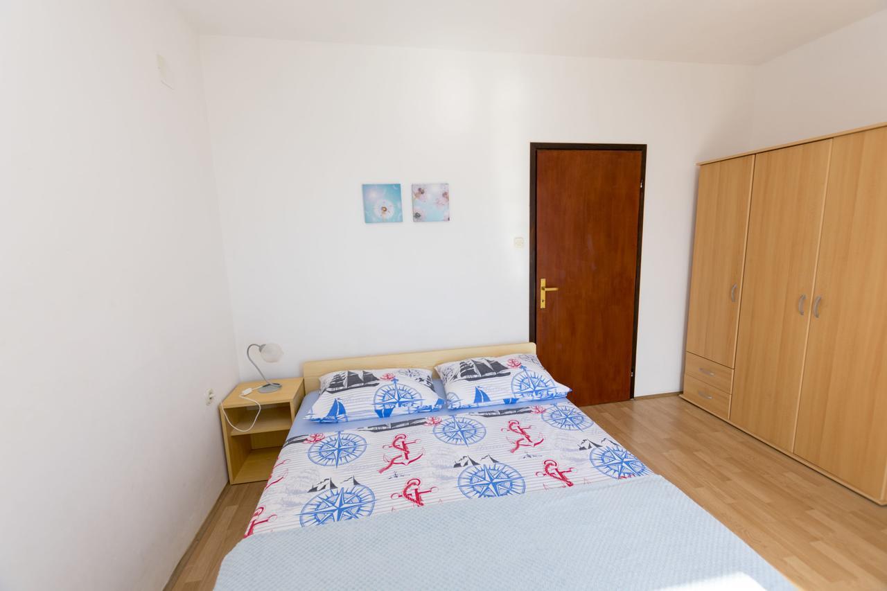 Apartments Ksenija Primošten Buitenkant foto