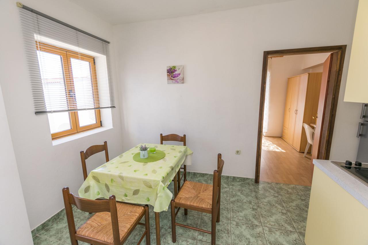 Apartments Ksenija Primošten Buitenkant foto
