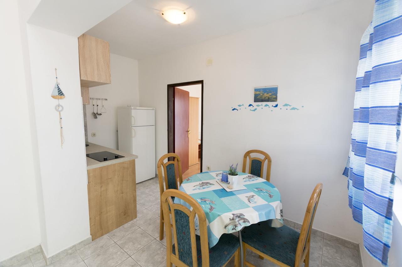 Apartments Ksenija Primošten Buitenkant foto