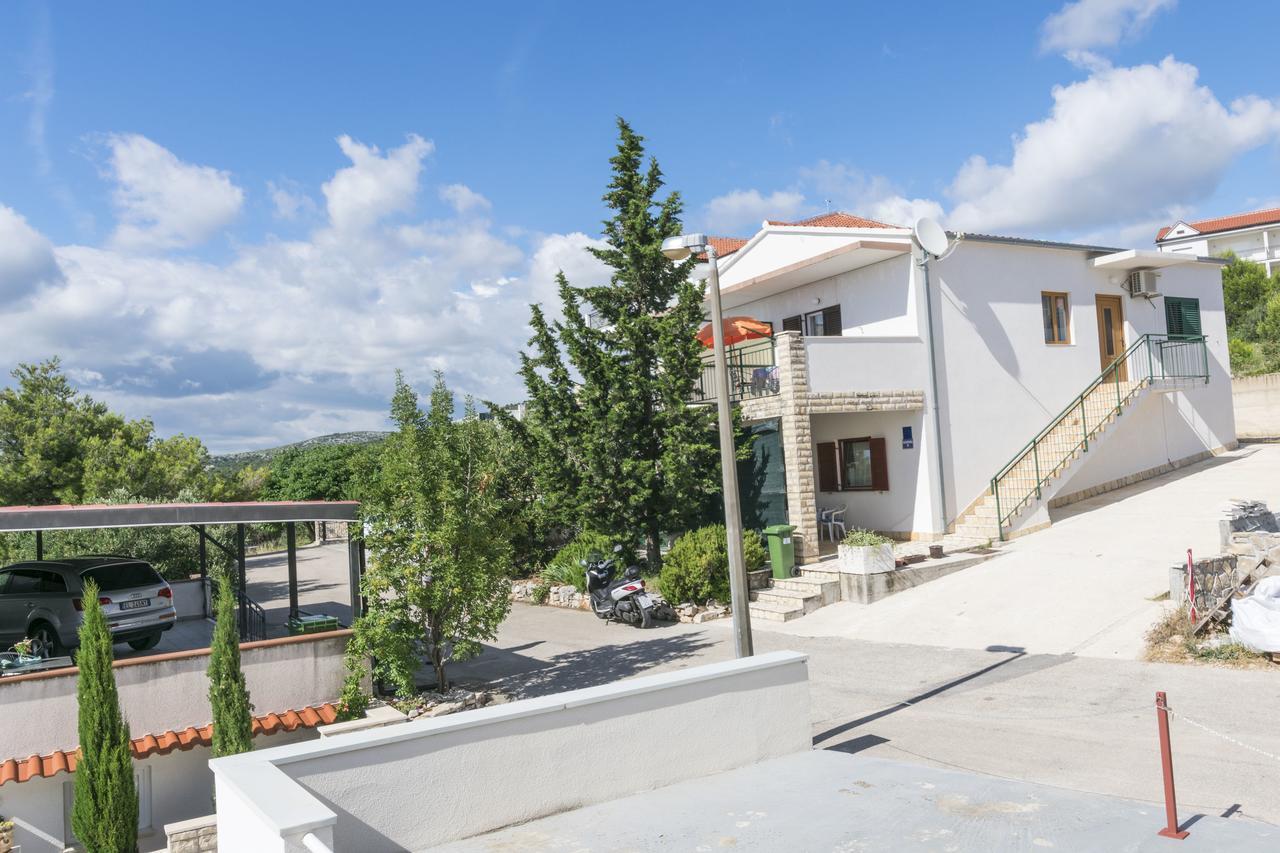 Apartments Ksenija Primošten Buitenkant foto