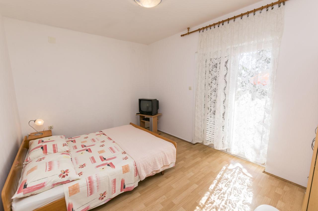 Apartments Ksenija Primošten Buitenkant foto
