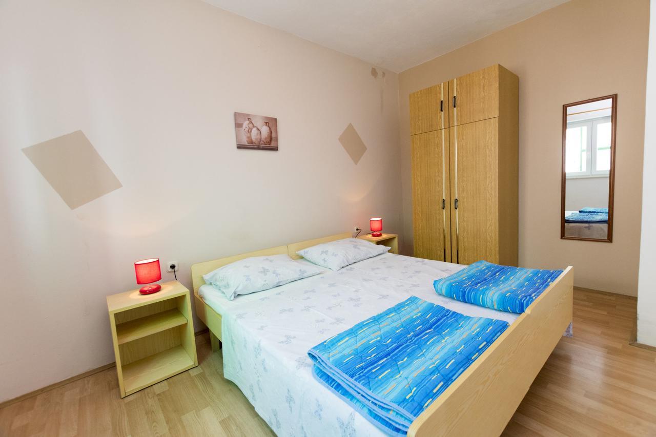 Apartments Ksenija Primošten Buitenkant foto