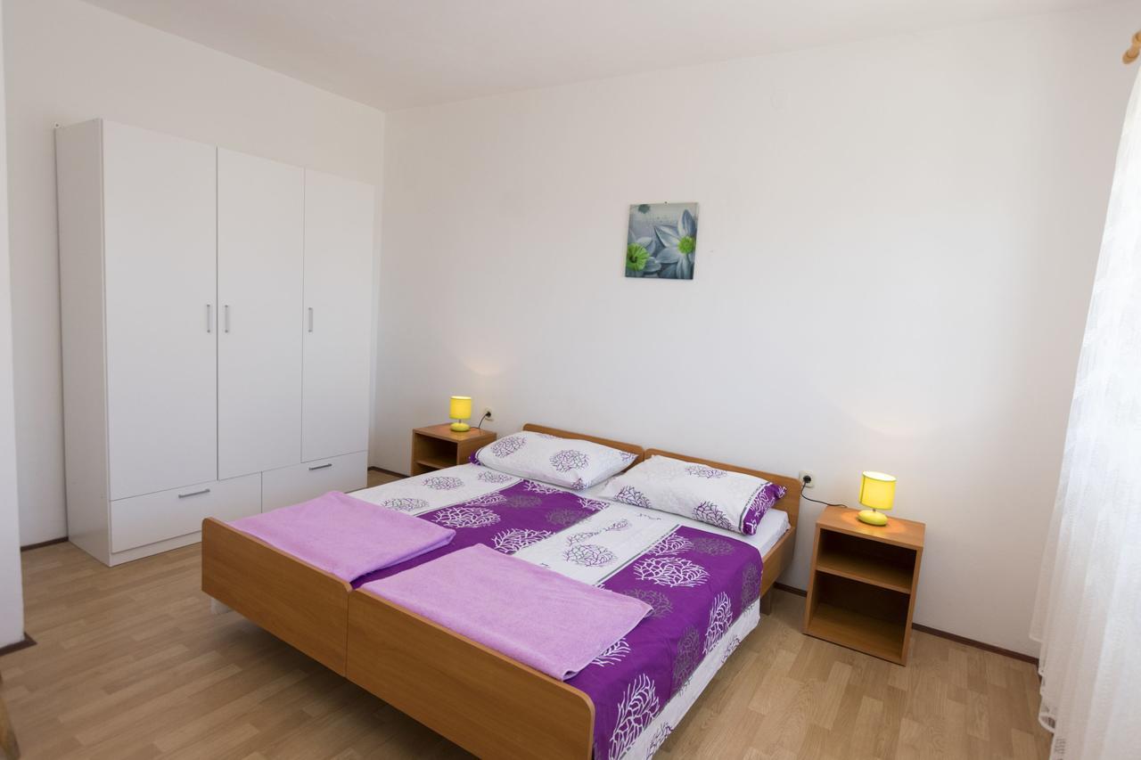Apartments Ksenija Primošten Buitenkant foto