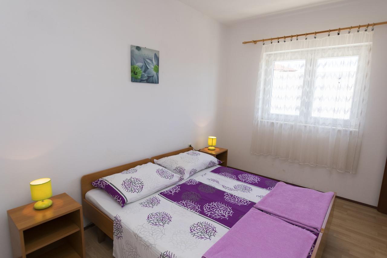 Apartments Ksenija Primošten Buitenkant foto