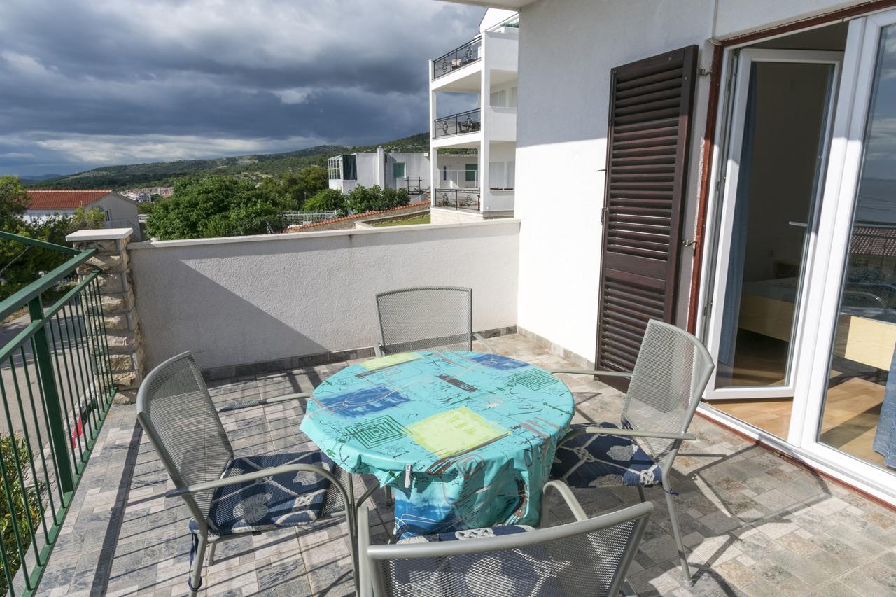 Apartments Ksenija Primošten Buitenkant foto